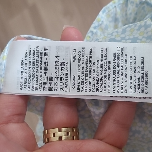 LEVIS LING SLEEVELESS Blouse - Picture 8 of 8